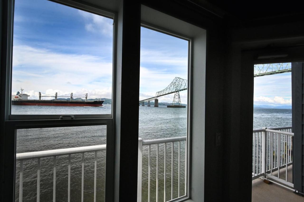 Cannery Pier Hotel & Spa Astoria Exterior photo
